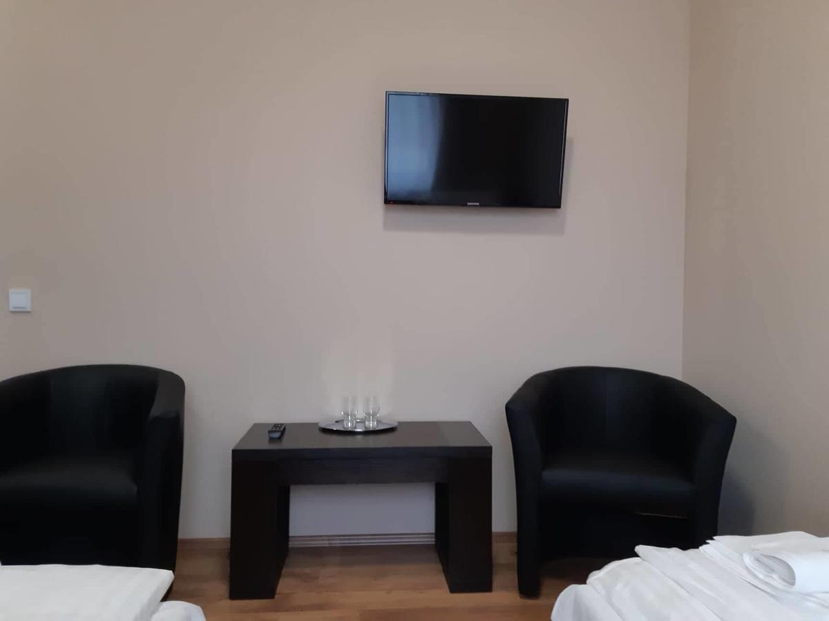 Pazonyi Fogado Es Etterem Hotell Nyírpazony Exteriör bild