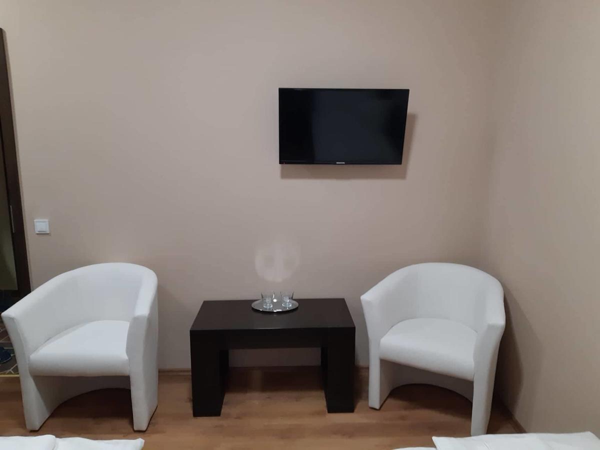Pazonyi Fogado Es Etterem Hotell Nyírpazony Exteriör bild
